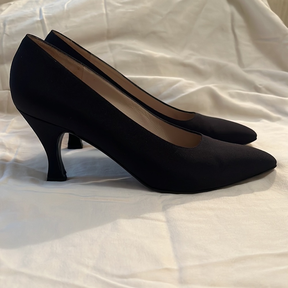 Bruno Magli Emily 75 vintage, Black Heels Size 8 B